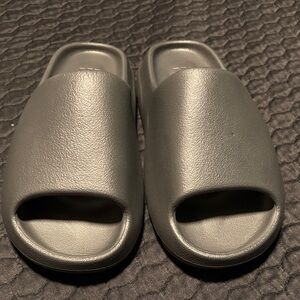 Onyx Yeezy slides